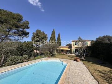 Vente Maison 6 pièces 163 m2 Saint Mitre les Remparts