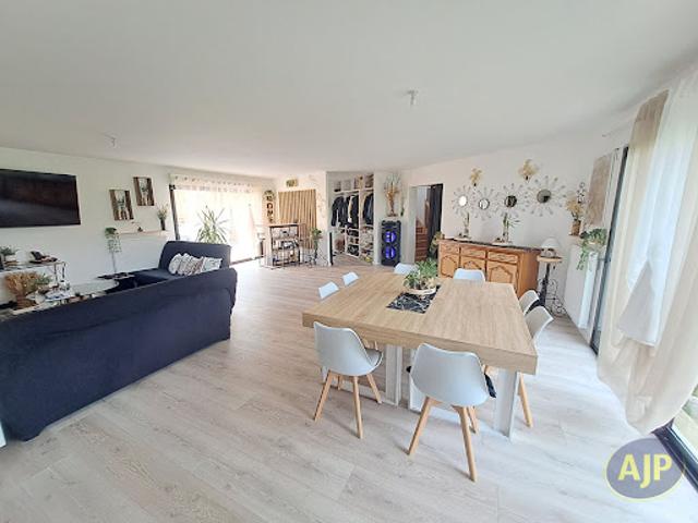 Vente Maison 6 pièces 174 m2 Froidfond