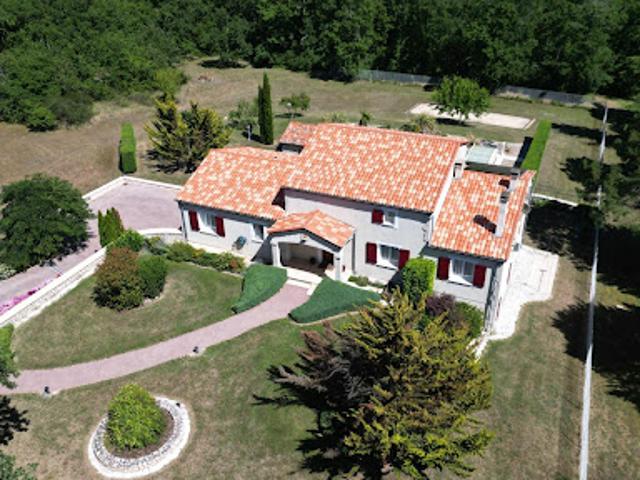 Vente Maison 6 pièces 174 m2 Hautefage la Tour