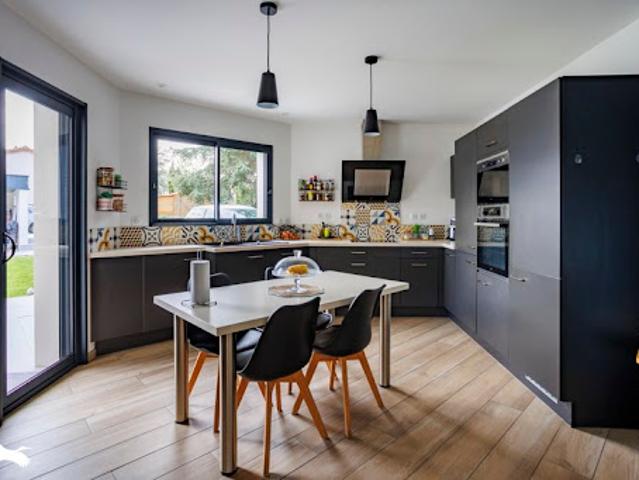 Vente Maison 6 pièces 175 m2 Castanet Tolosan