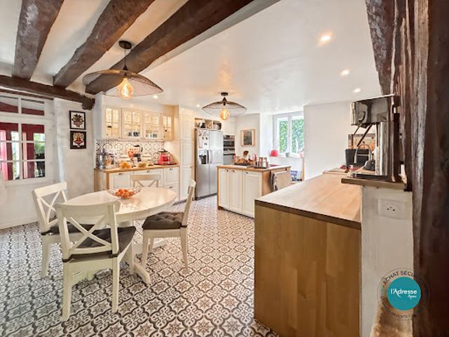 Vente Maison 6 pièces 175 m2 Fontenay le Vicomte