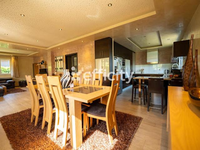 Vente Maison 6 pièces 175.5 m2 Bossey