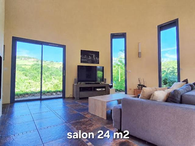 Vente Maison 6 pièces 175.79 m2 Val d'Oingt