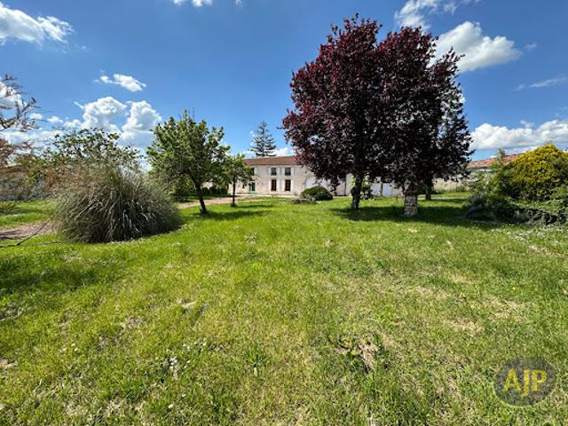 Vente Maison 6 pièces 176 m2 Jarnac Champagne