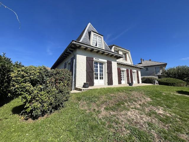 Vente Maison 6 pièces 176.53 m2 Mauriac