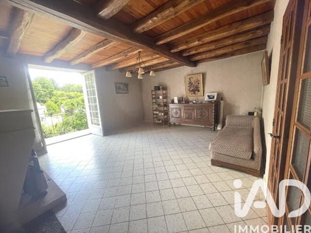 Vente Maison 6 pièces 177 m2 Saint Césaire