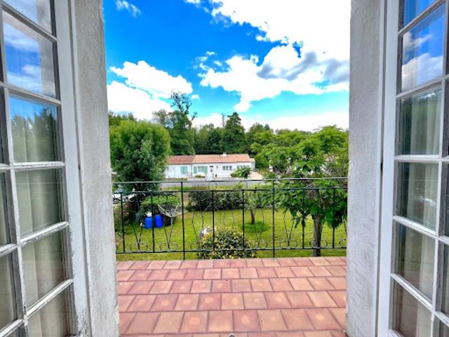 Vente Maison 6 pièces 177 m2 Saint Césaire