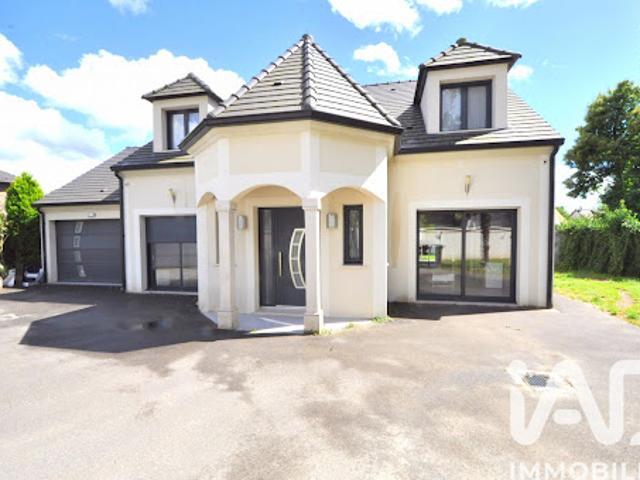 Vente Maison 6 pièces 178 m2 Bruyeres le chatel