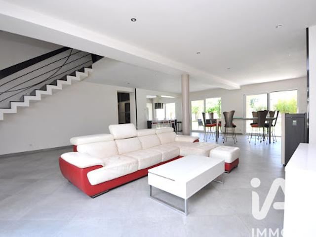 Vente Maison 6 pièces 178 m2 Bruyeres le chatel
