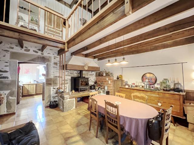 Vente Maison 6 pièces 170 m2 Alboussière
