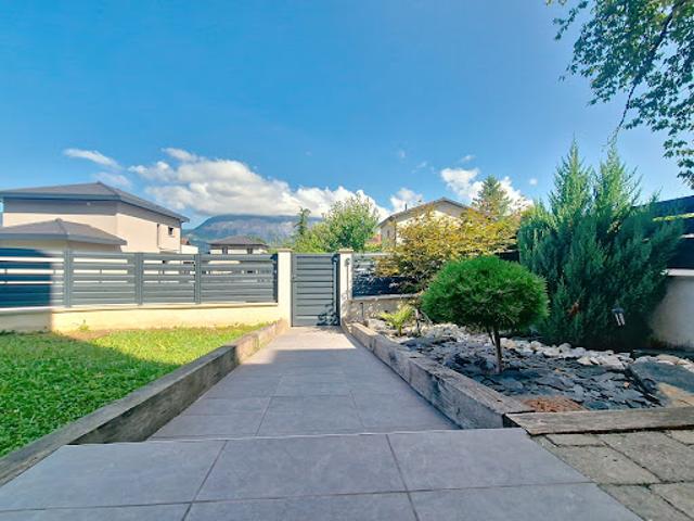 Vente Maison 6 pièces 184 m2 Gieres