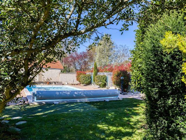 Vente Maison 6 pièces 185 m2 Saint Denis lès Bourg