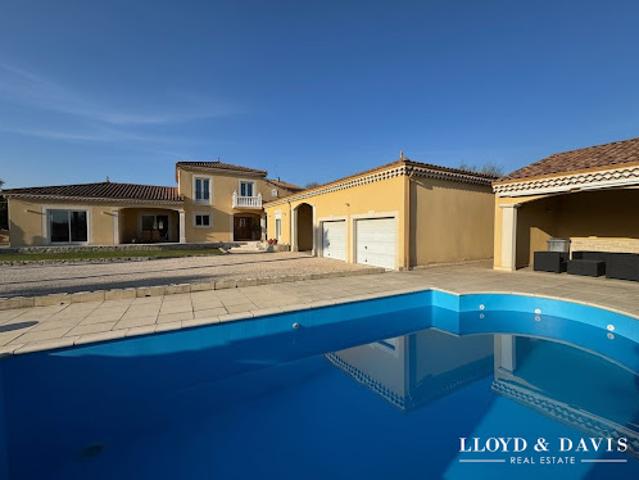 Vente Maison 6 pièces 186 m2 Beauvallon