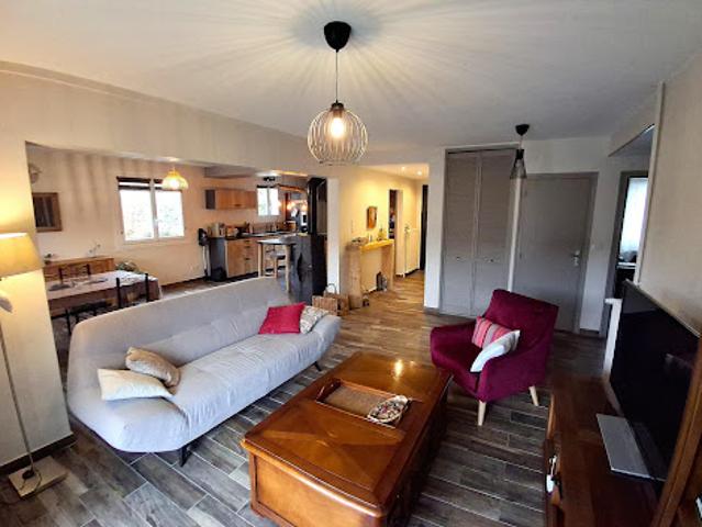 Vente Maison 6 pièces 186 m2 Vic sur Cère