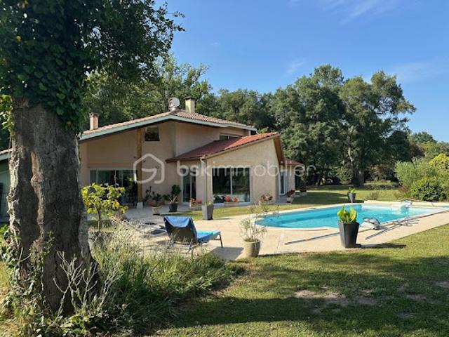 Vente Maison 6 pièces 187 m2 Sainte Maure de Peyriac