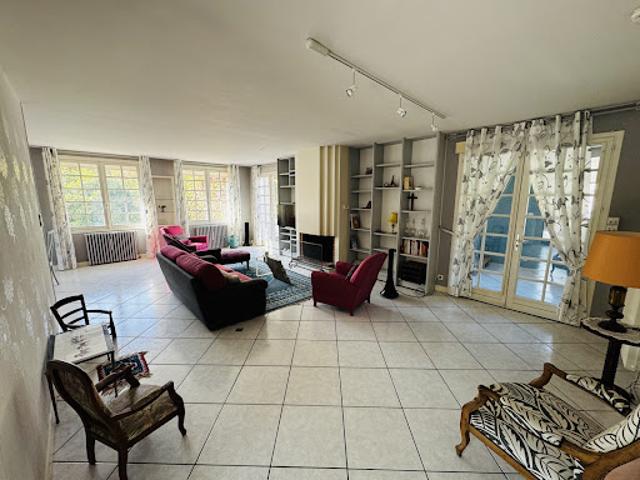 Vente Maison 6 pièces 187.13 m2 Thiers