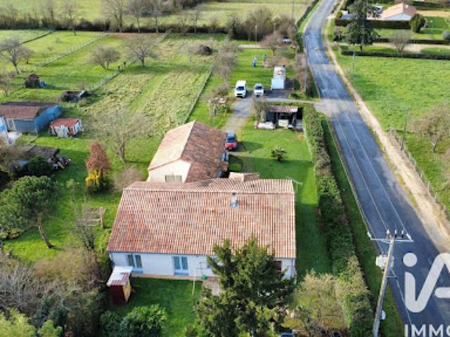 Vente Maison 6 pièces 188 m2 Nieuil l'Espoir