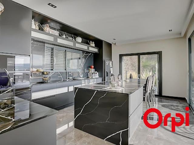 Vente Maison 6 pièces 188 m2 Bourgoin Jallieu