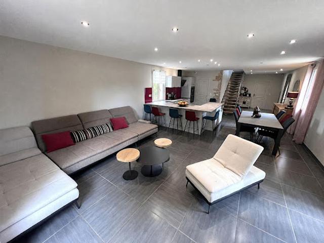 Vente Maison 6 pièces 189.33 m2 Savigny