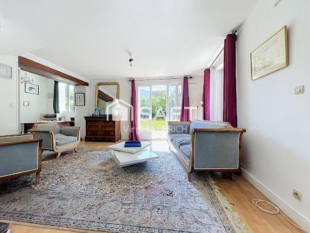 Vente Maison 6 pièces 180 m2 Montigny le Bretonneux