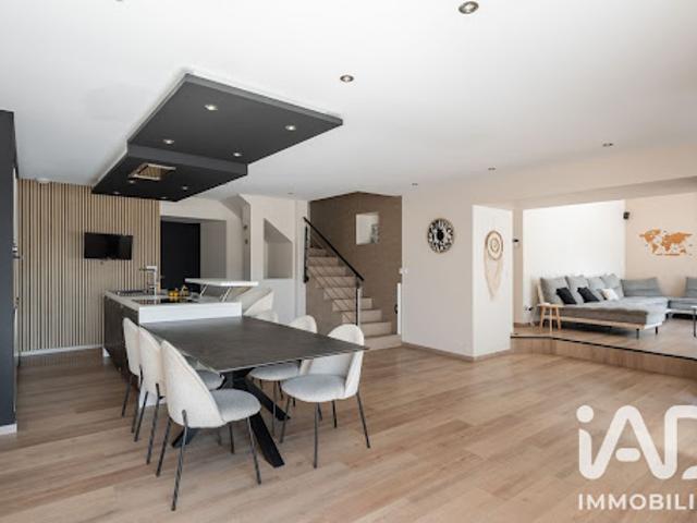 Vente Maison 6 pièces 180 m2 Charnècles