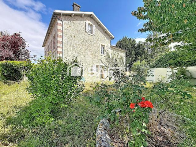 Vente Maison 6 pièces 180 m2 Châteauneuf sur Charente