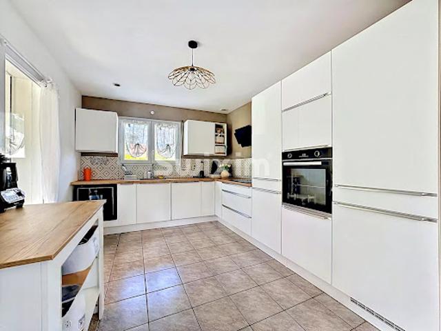 Vente Maison 6 pièces 180 m2 Neuvecelle
