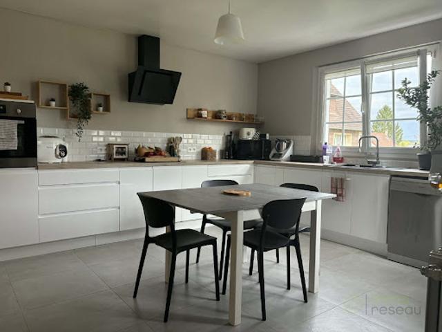 Vente Maison 6 pièces 180 m2 Guiscard