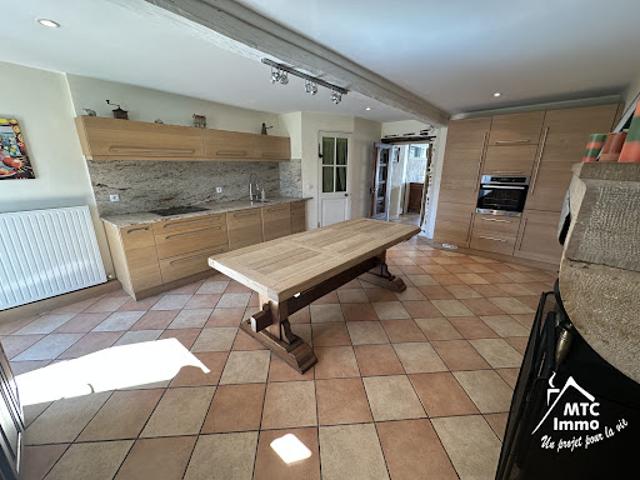 Vente Maison 6 pièces 180 m2 Loyettes
