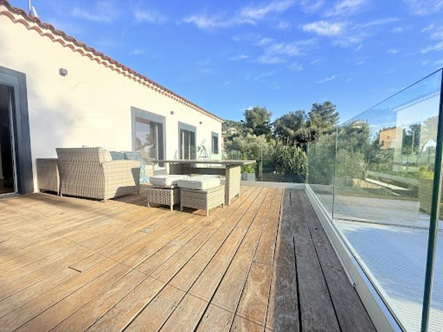 Vente Maison 6 pièces 181 m2 Carqueiranne