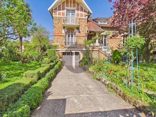 Vente Maison 6 pièces 181 m2 Verrieres le buisson