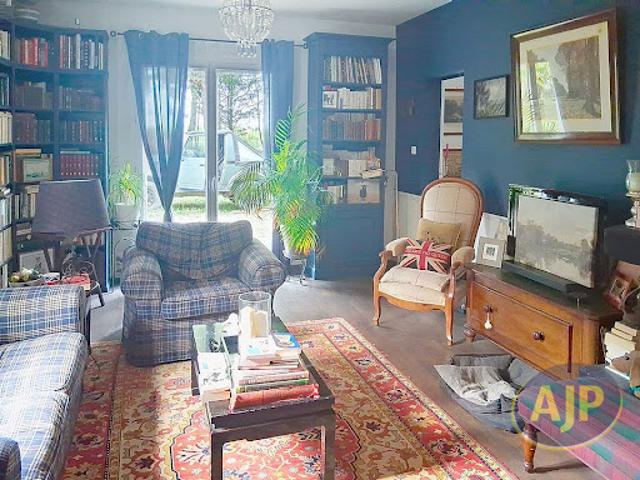 Vente Maison 6 pièces 181.63 m2 Saint Germain d'Esteuil