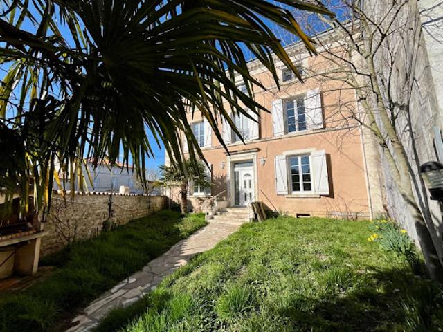 Vente Maison 6 pièces 182 m2 Fressines