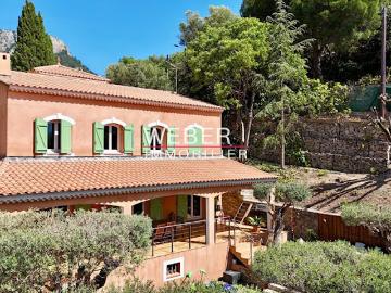 Vente Maison 6 pièces 182 m2 Le Revest les Eaux