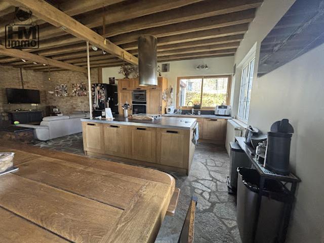 Vente Maison 6 pièces 182 m2 Saint Yrieix la Perche