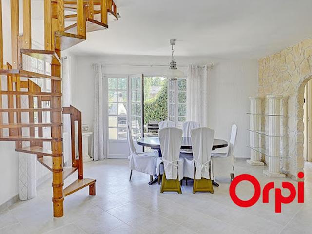 Vente Maison 6 pièces 195 m2 Cailloux sur Fontaines