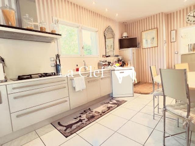 Vente Maison 6 pièces 195 m2 Pessac
