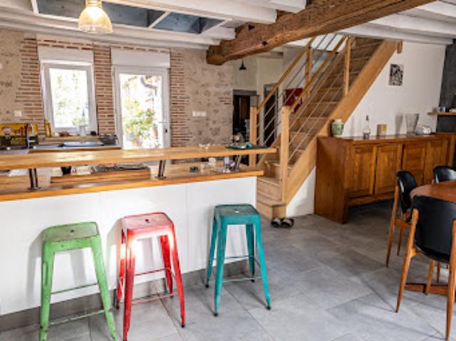 Vente Maison 6 pièces 195 m2 Saint denis de l'hotel