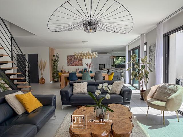 Vente Maison 6 pièces 196 m2 Breuillet