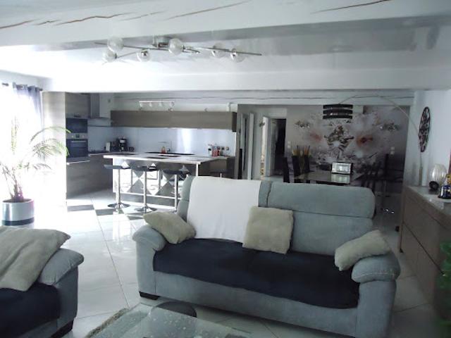Vente Maison 6 pièces 196 m2 Castelsarrasin
