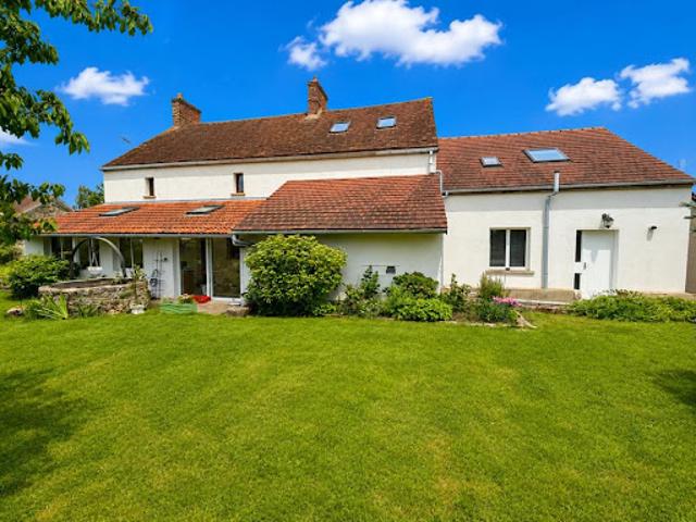 Vente Maison 6 pièces 198 m2 Aubepierre Ozouer le Repos