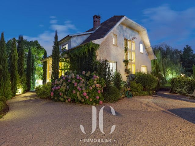 Vente Maison 6 pièces 198 m2 Charbonnières les Bains