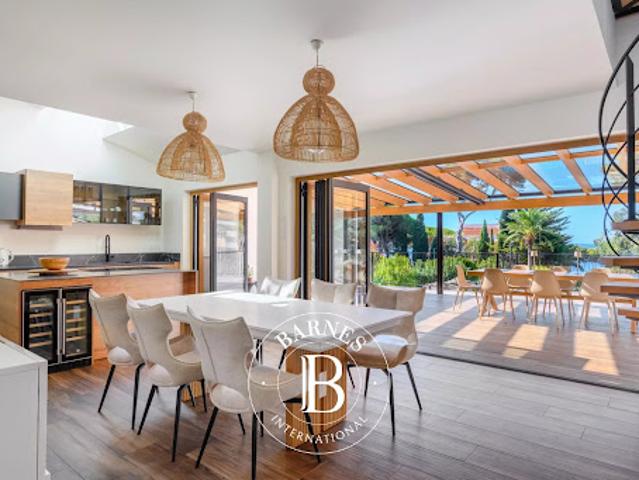 Vente Maison 6 pièces 199 m2 Carqueiranne