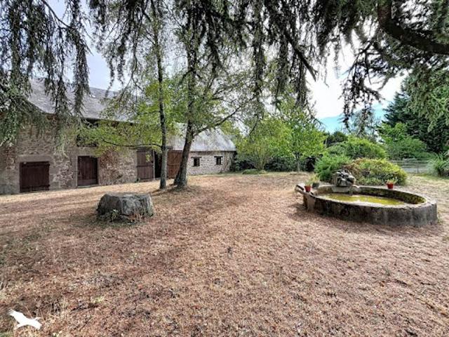 Vente Maison 6 pièces 199 m2 Saint Priest la Feuille