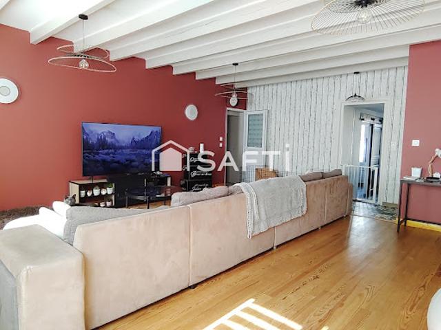 Vente Maison 6 pièces 199 m2 Semoussac