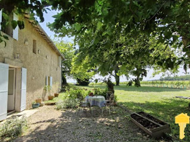 Vente Maison 6 pièces 190 m2 Saint Fort sur Gironde