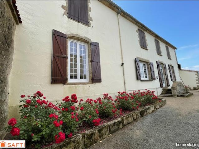 Vente Maison 6 pièces 191 m2 Mortagne sur Sèvre
