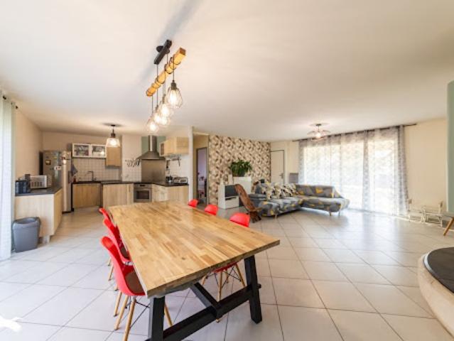 Vente Maison 6 pièces 162 m2 Roquefort