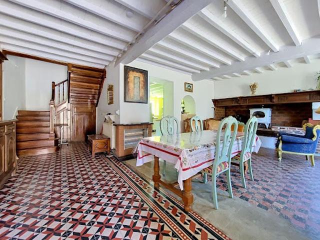 Vente Maison 6 pièces 192 m2 Saint medard