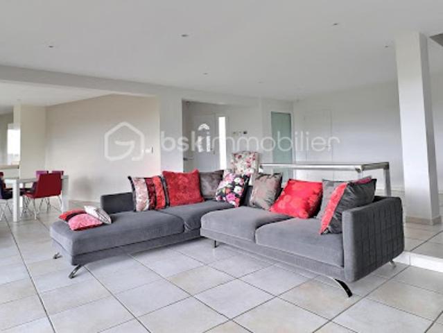 Vente Maison 6 pièces 193 m2 Thiers